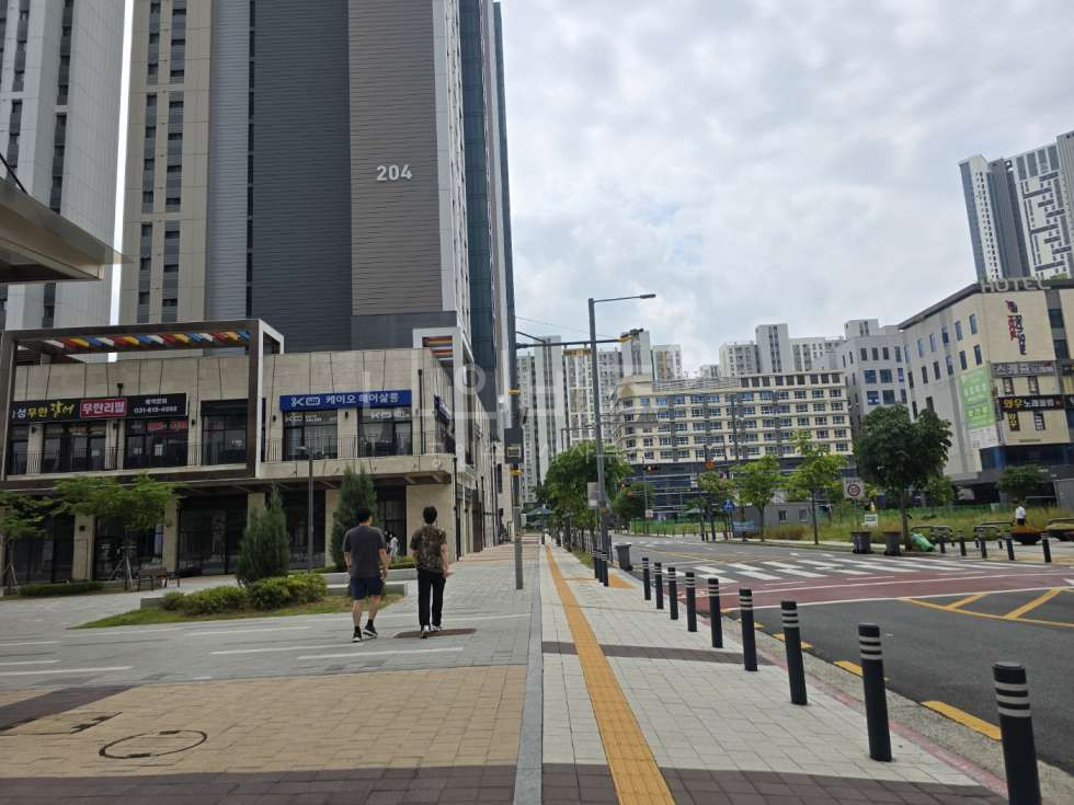 경기 평택시 고덕동 판매시설동 평택 고덕 상가 임대 신 1층 추천 (보증금 2,000 / 월 150) 무권리 첫입주-렌트프리 제공!! 월세 매물번호 10051 사진 2