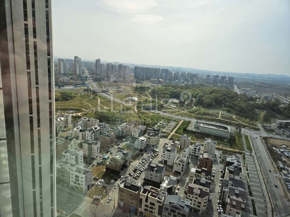 경기 평택시 고덕동 2618-1 (힐스테이트 고덕 스카이시티) 101동 실거주 가능! 뷰 좋은 고덕 중심의 주상 복합 아파트 30평형 매매 매매 매물번호 10077 사진 2